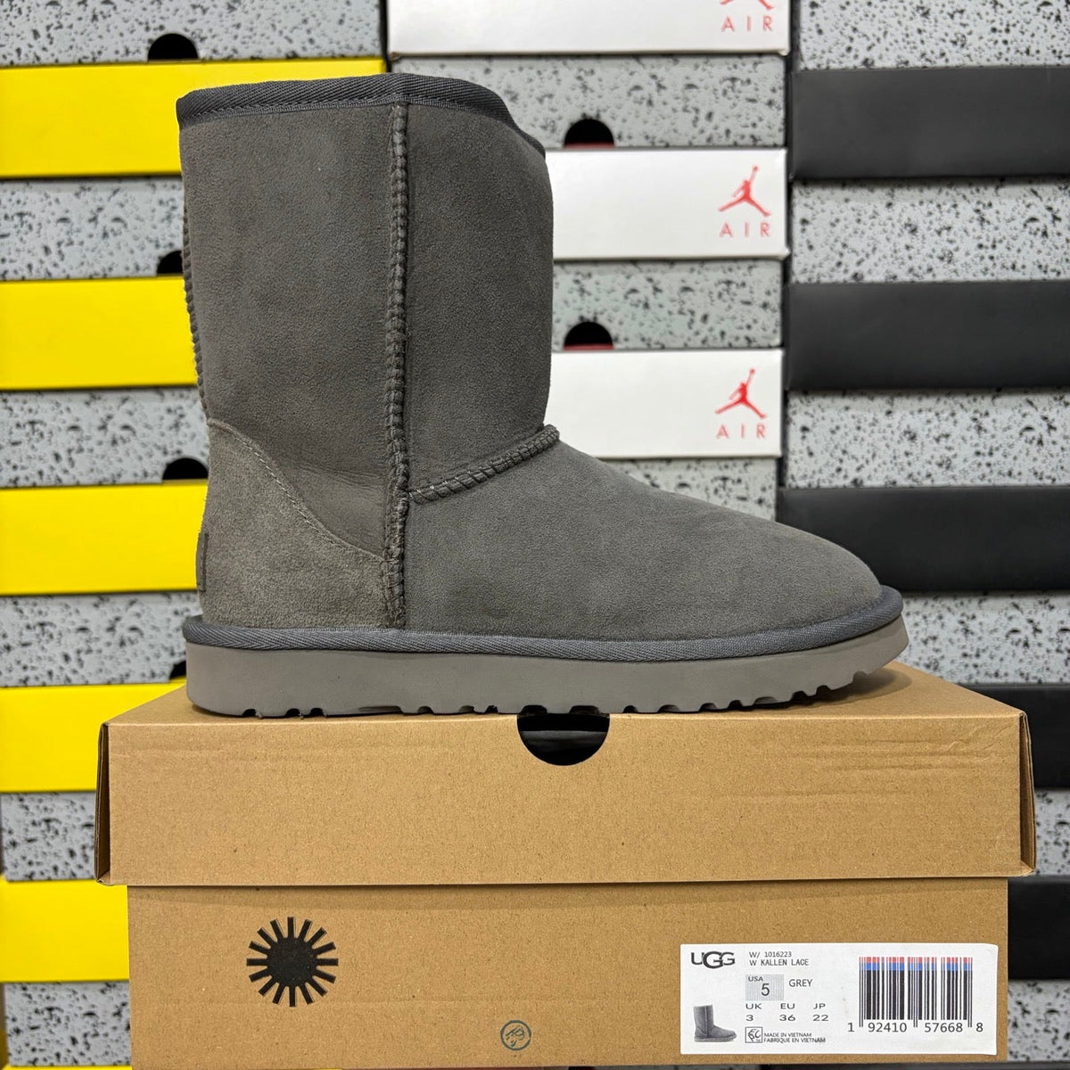UGG Kallen Lace Classic Short Boot – Suede Boot with Shearling Lining, Tonal Back Seam & All-Grey Classic Sole in Grey
