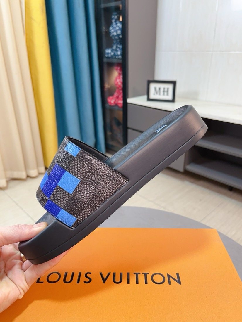 Louis Vuitton Men's Brown and Blue Check Slide Sandals