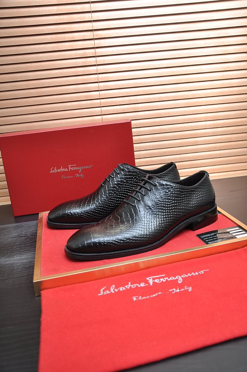Ferragamo Black Textured Lace-Up Dress Shoes